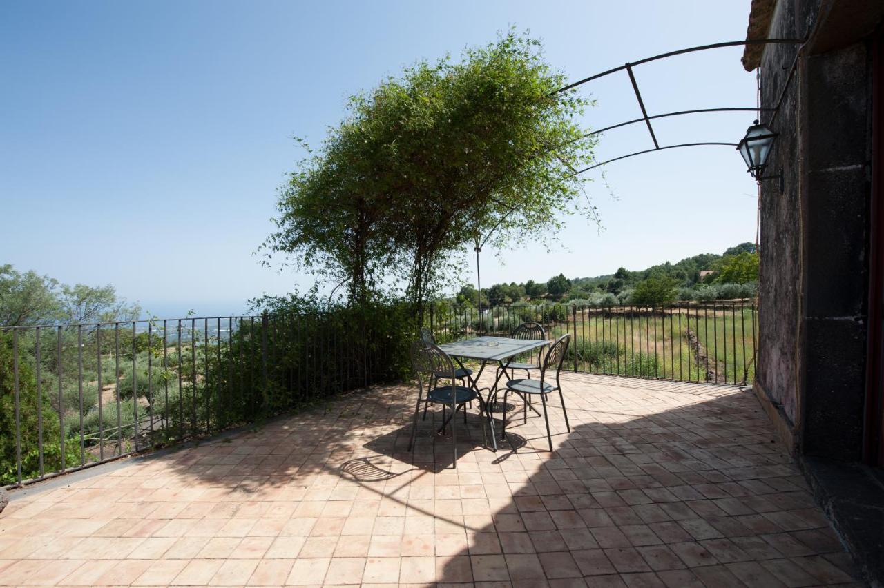 Case Perrotta SantʼAlfio Extérieur photo