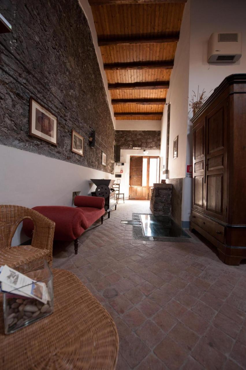 Case Perrotta SantʼAlfio Extérieur photo